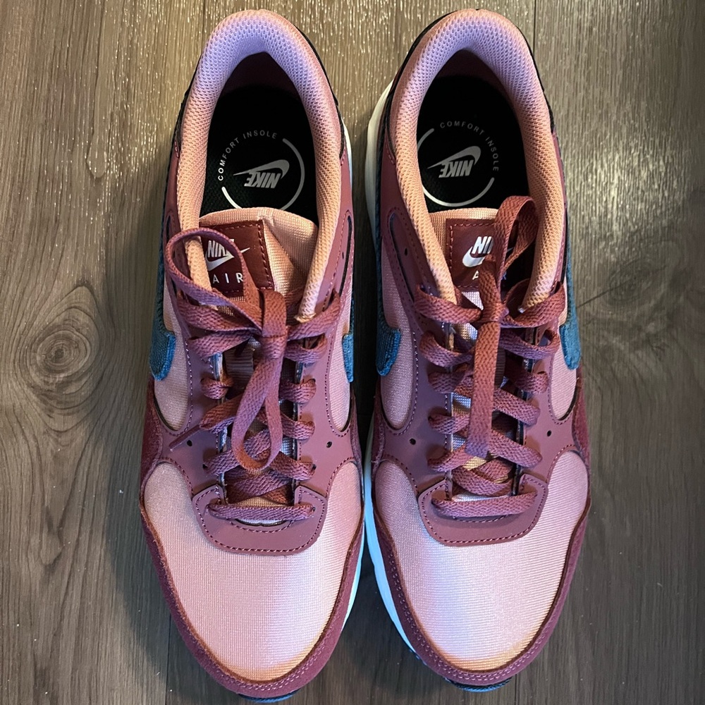NWOT Women's Nike Air Max SC SE in Pink & Burgundy Size 11 - Picture 3 of 9